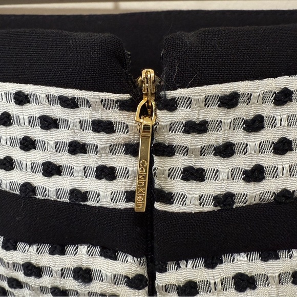 Calvin Klein Pencil Skirt with Black and White Geometric Design Size 6P - Picture 3 of 17